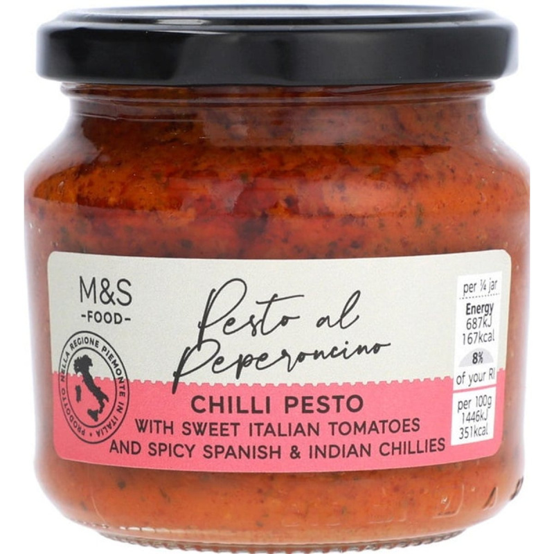 Marks & Spencer Mírně pálivé pesto z červených paprik s mandlemi a chilli