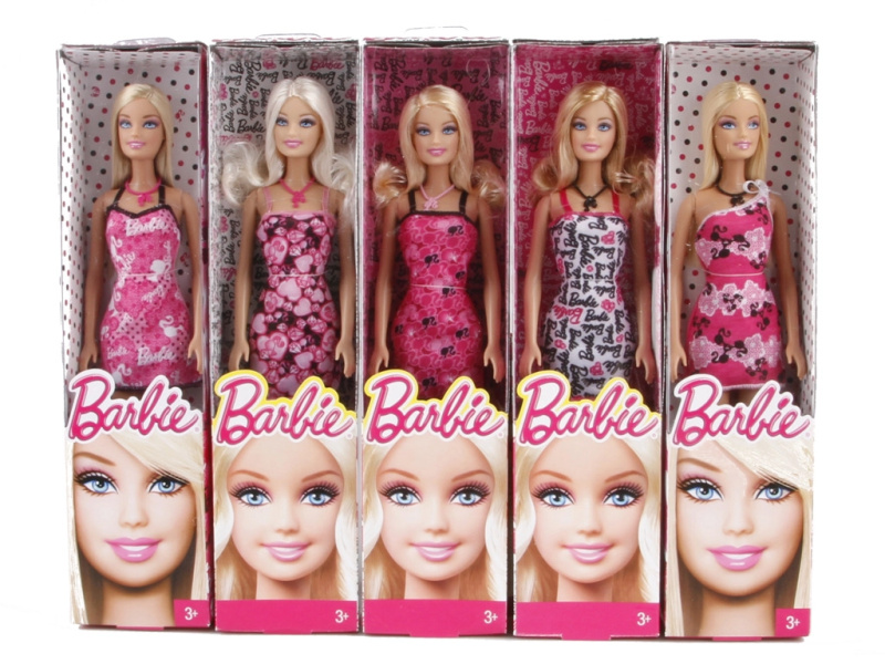 Barbie v žlutých šatech