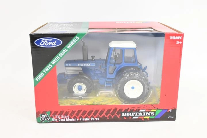 TOMY Britains model traktoru Ford TW35 s dvojitými zadními koly - 1 kus