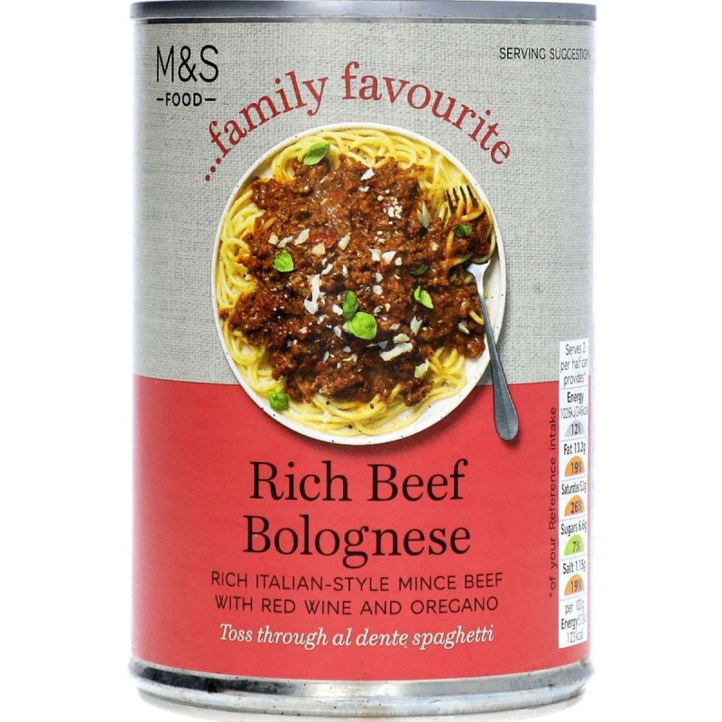 Marks & Spencer Britské mleté hovězí maso v rajčatové omáčce s bylinkami a červeným vínem