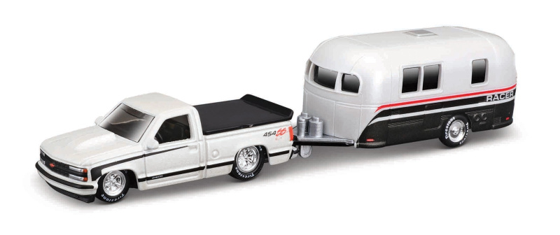 Maisto Design Tow+Go Chevy 454 SS PickUp & Camper Trailer 1:64