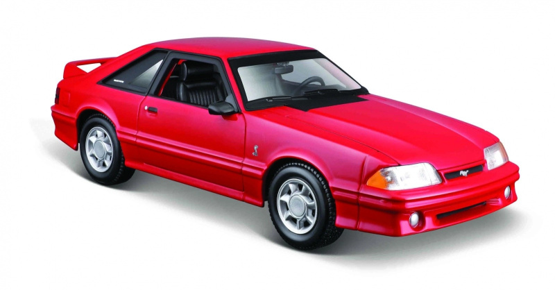 Maisto Special Editon 1993 Ford Mustang SVT Cobra červená 1:24