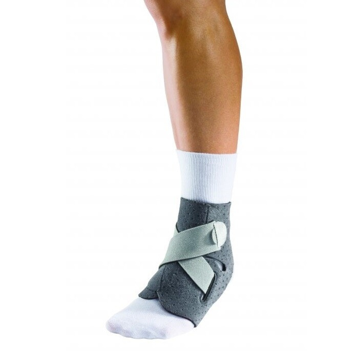 MUELLER Adjust-to-fit ankle support ortéza na kotník 1 kus