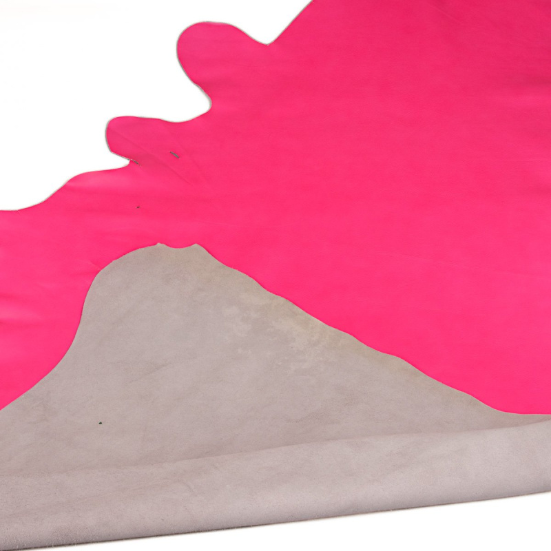 TextilCentrum.cz Pravá přírodní hovězí kůže / hovězina SKINITO reflexní růžová, tloušťka 1,4 - 1,6 mm, ve střihu po A4