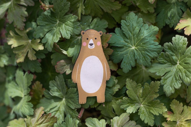 BeWooden Dřevěná nálepka na zeď i jinam méďa Péťa