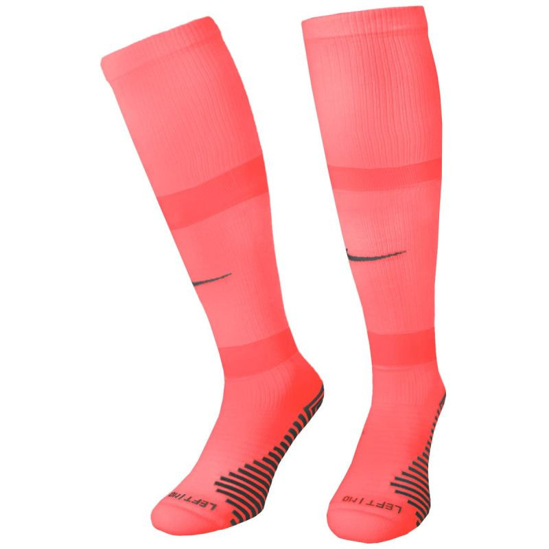 Fotbalové kamaše Nike MatchFit CV1956-635 M ( 38 - 42 )