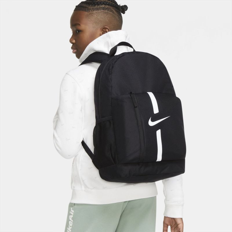Týmový batoh Nike Academy DA2571-010 NEUPLATŇUJE SE