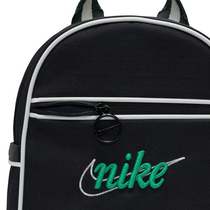 Batoh Nike Sportswear Futura 365 FQ5559-010 sportovní styl