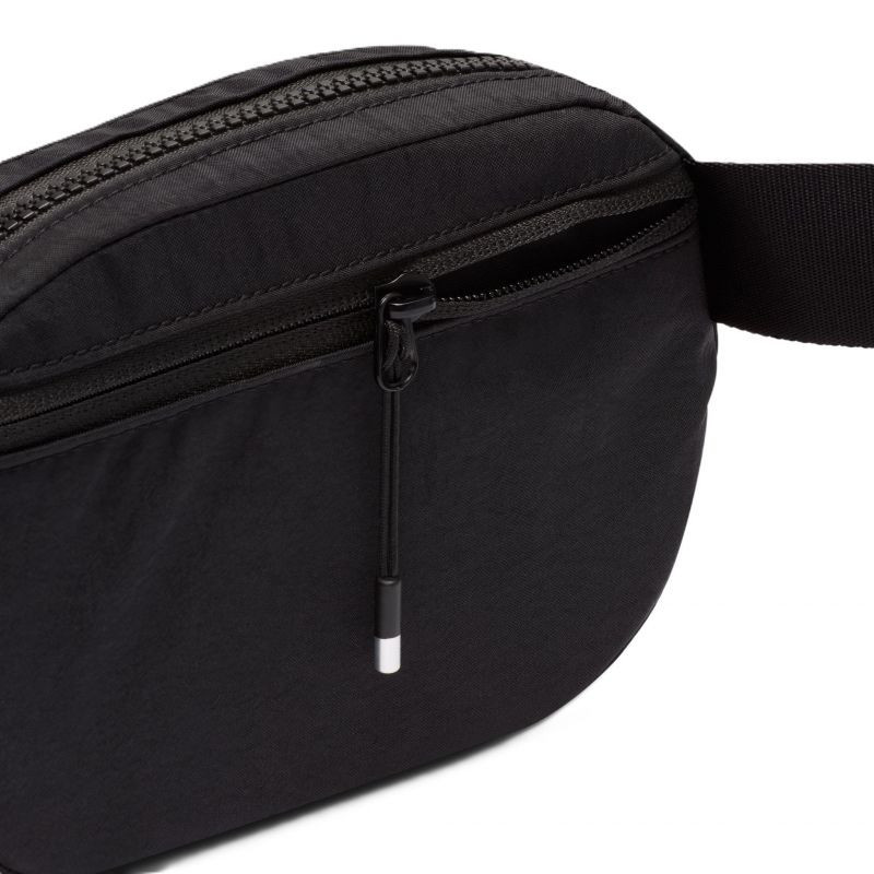 Sáček, ledvina Nike Aura HM6120-010 NEUPLATŇUJE SE