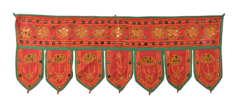 Sanu Babu Závěs nad dveře, řetězová výšivka, sklíčka, 90x35cm