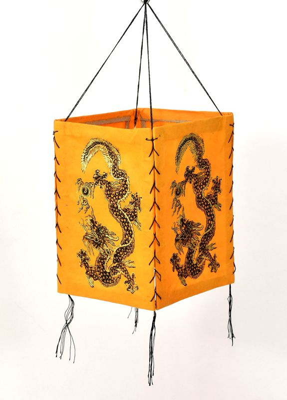 Sanu Babu Čtyřboký lampion - stínidlo se zlatým potiskem draka, oranžová, 18x25cm