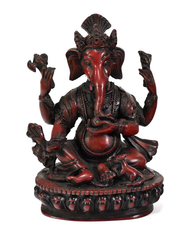 Sanu Babu Ganesh sedící na podstavci, červený, pryskyřice, 16cm