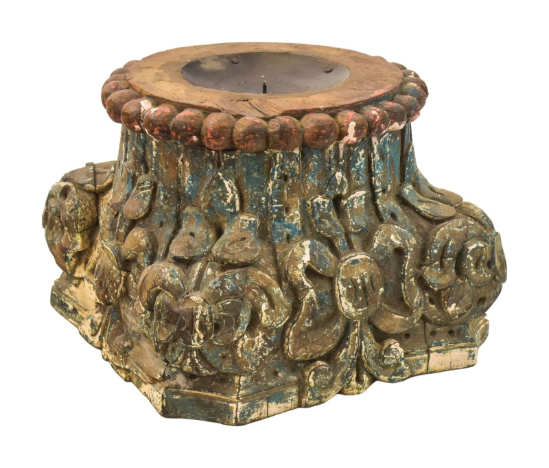 Sanu Babu Antik dřevěný svícen z teaku, ručně vyřezávaný, 26x23x21cm