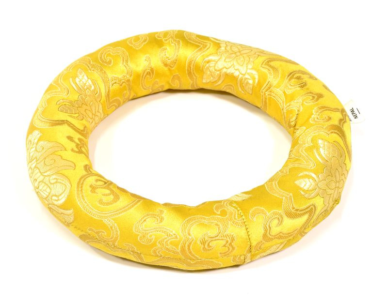 Sanu Babu Podložka pod tibetskou mísu ze zlato-žlutého brokátu, prům. 18cm