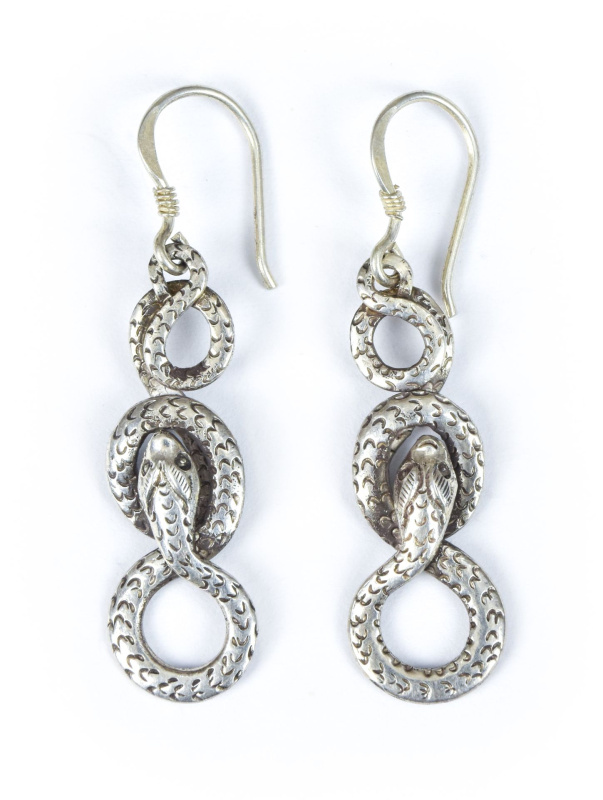 Sanu Babu Stříbrné náušnice ve tvaru hada 45mm, AG 925/1000, 5g, Nepál Stříbrná