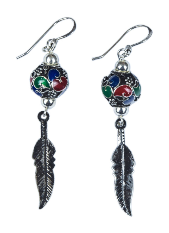 Sanu Babu Stříbrné visací náušnice ve tvaru barevné zdobené kuličky s pírkem 50mm Stříbrná