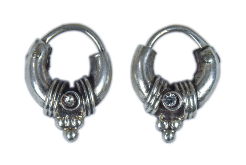 Sanu Babu Stříbrné náušnice se zirkonem, průměr 8 mm, AG 925/1000, 2 Stříbrná