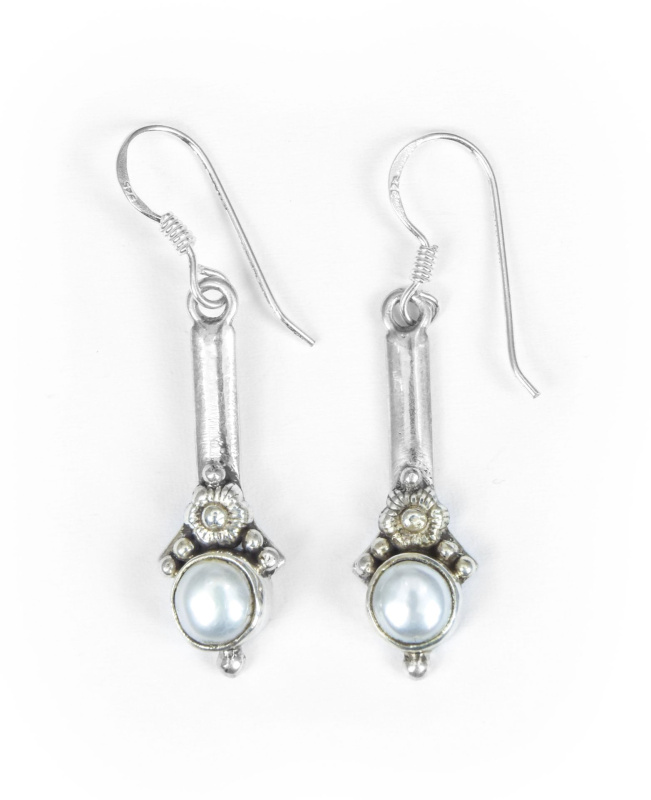 Sanu Babu Stříbrné visací náušnice vykládané perlou 38mm, AG 925/1000 Stříbrná