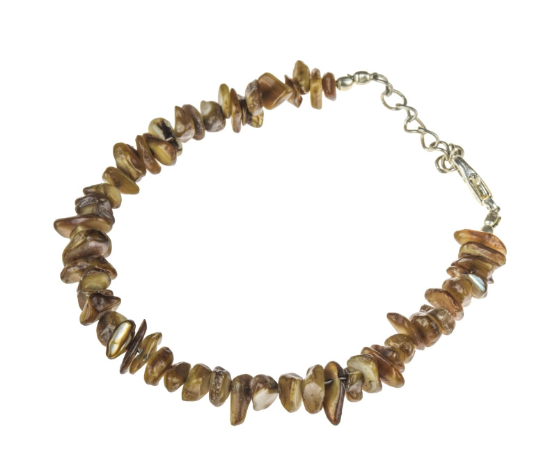 Sanu Babu Náramek ze sekané hnědé mušloviny, velikost cca 8mm, délka 20cm, karabinka