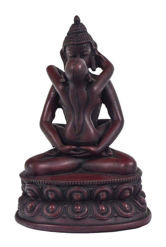 Sanu Babu Buddha Shakti, pryskyřice, červená patina, 20cm