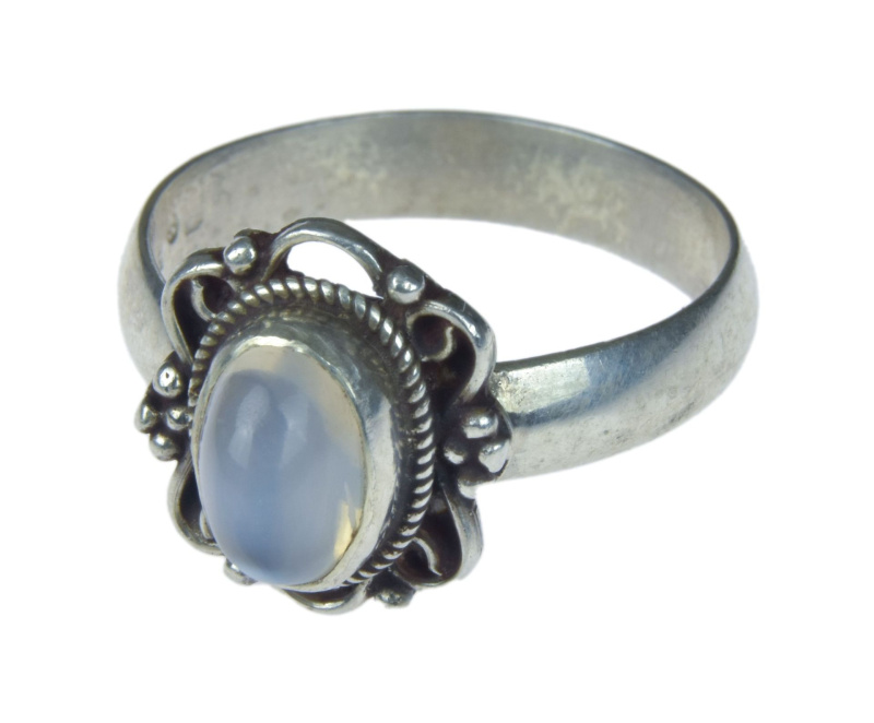 Sanu Babu Stříbrný prsten vykládaný měsíčním kamenem, AG 925/1000, 4g, Nepál (7B) 55 , Stříbrná