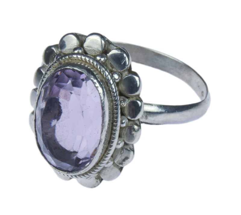 Sanu Babu Stříbrný prsten vykládaný broušeným ametystem AG 925/1000, 7g, Nepál 71 , Stříbrná