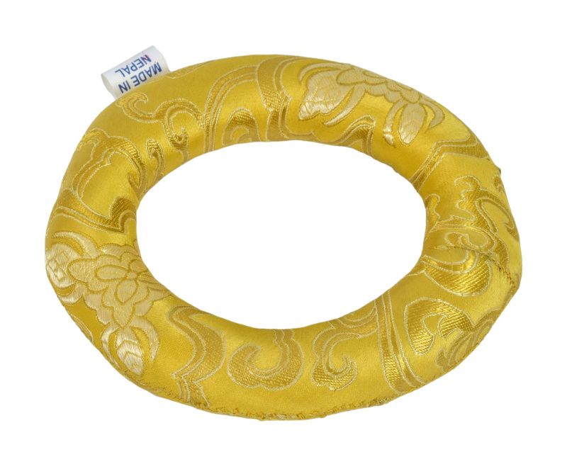 Sanu Babu Podložka pod tibetskou mísu ze žlutého brokátu, prům. 14cm