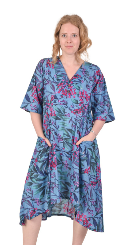 Sanu Babu Tříčtvrteční šaty, modré s potiskem růžových jeřabin, 3/4 rukávy a kapsy FREE , Modrá