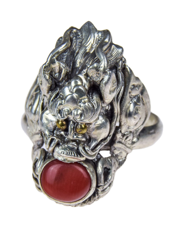 Sanu Babu Stříbrný prsten s dračí hlavou vykládaný korálem, AG 925/1000, 6g, Nepál 60 , Červená