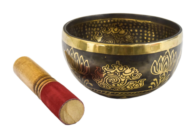 Sanu Babu Tibetská mísa, "Gulpa", gravírovaná s designem, průměr 17 cm