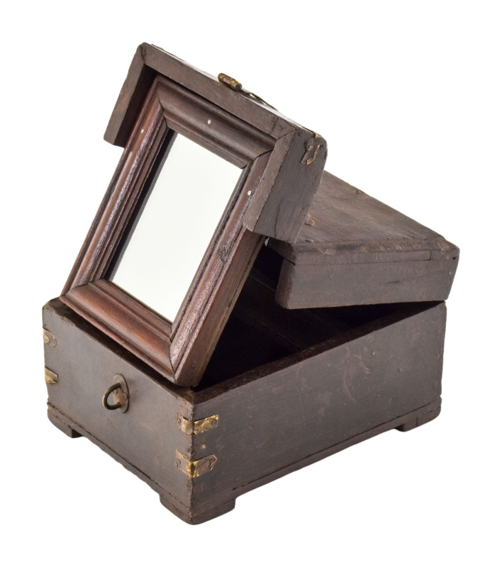 Sanu Babu Stará truhlička se zrcátkem "Barber Box", 14x19x11cm