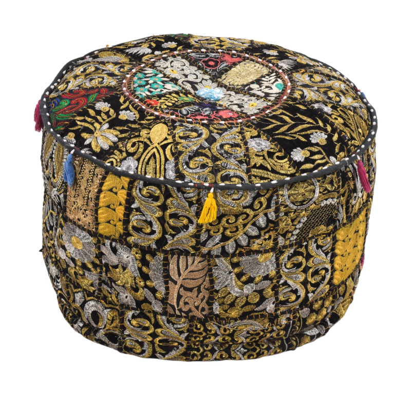 Sanu Babu Taburet z Rajasthanu s bohatou Ari výšivkou, průměr 53cm výška 37cm patchwork (CT)