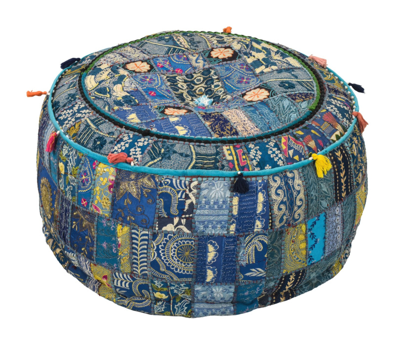 Sanu Babu Taburet z Rajasthanu s bohatou Ari výšivkou, průměr 62cm výška 37cm patchwork