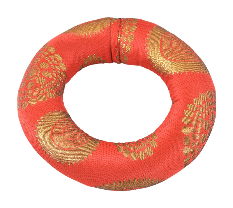 Sanu Babu Podložka pod tibetskou mísu z červeno-zlatého brokátu, prům.15cm