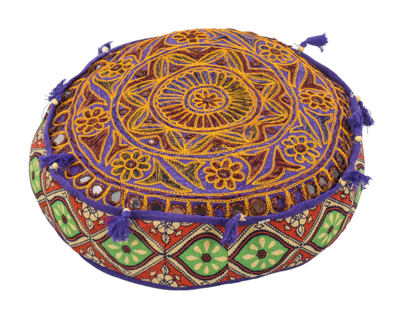 Sanu Babu Meditační polštář, ručně vyšívaný Gujarat Design, kulatý, 40x12cm (AY)