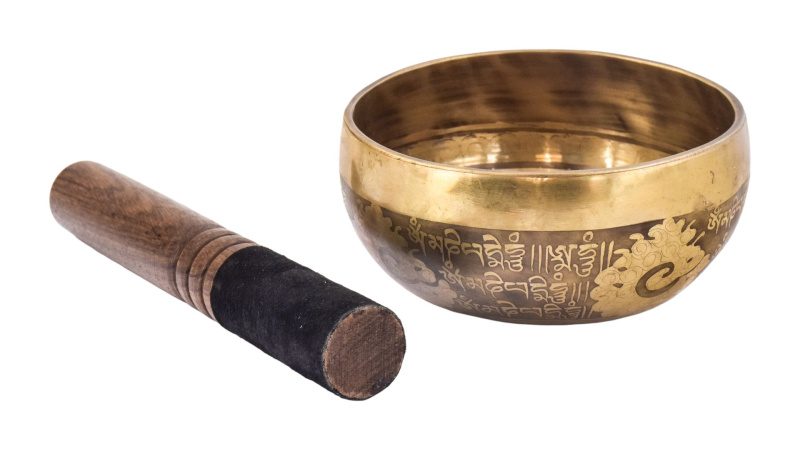 Sanu Babu Tibetská mísa, "Gulpa", gravírovaná s designem, průměr 12cm