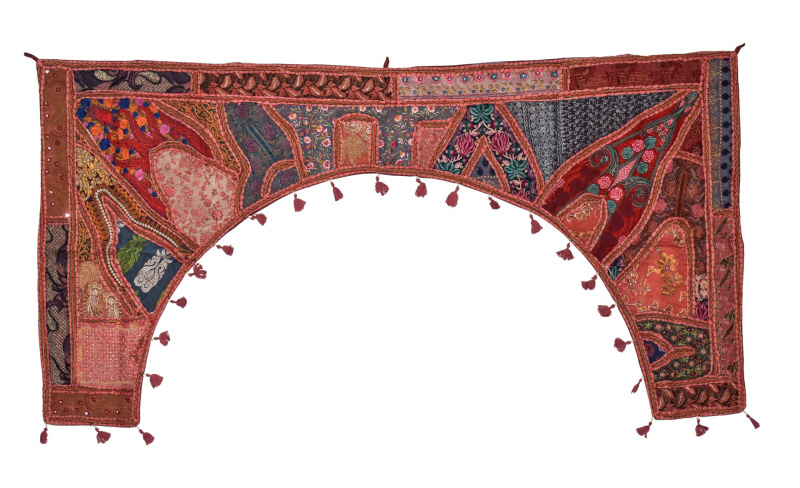 Sanu Babu Závěs nad dveře oblouk, patchwork, Rajastan, ruční výšivka, 190x96cm (6G)