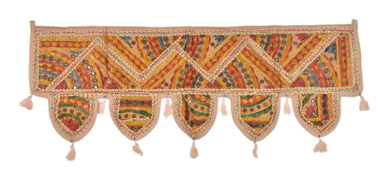 Sanu Babu Závěs nad dveře, řetězová výšivka, sklíčka, bambulky, 103x36cm (ZL)