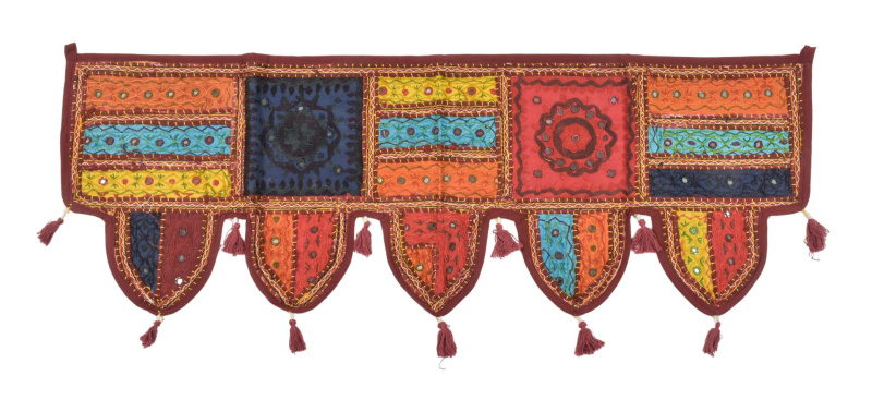 Sanu Babu Závěs nad dveře patchwork, výšivka, sklíčka, bambulky, 103x36cm (8A)