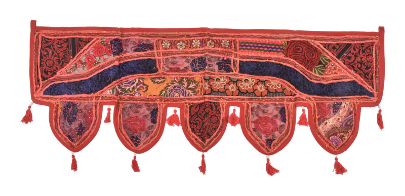 Sanu Babu Závěs nad dveře, ručně vyšívaný, bambulky, 103x36cm (AJ)