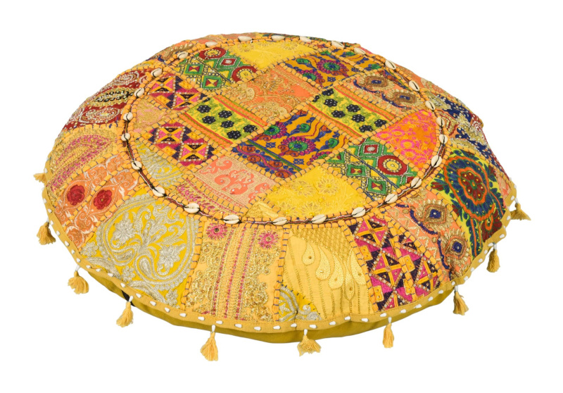 Sanu Babu Meditační polštář, ručně vyšívaný Kutch Design, s mušličkami, kulatý, 70x15cm (CP)