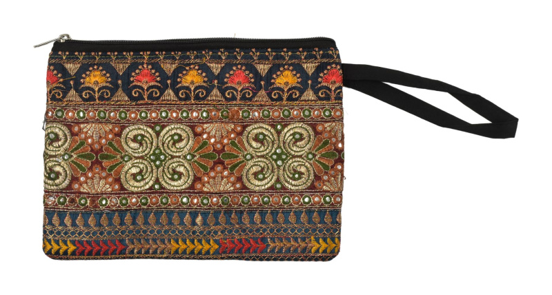 Sanu Babu Kosmetická taštička, patchwork, bohatě zdobená výšivkou, zip a poutko 25x19cm (2F)