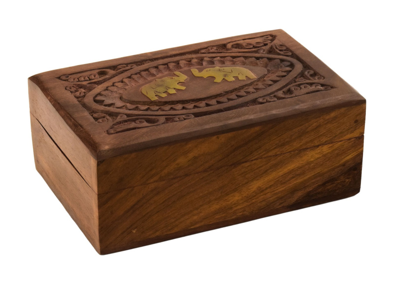 Sanu Babu Šperkovnice ze dřeva, ručně vyřezávaná, mosazná intarzie, 15x10x6cm