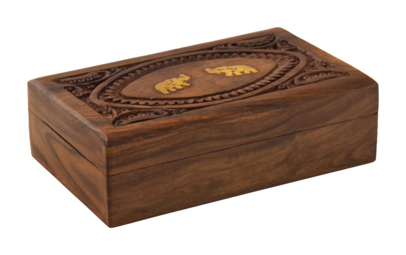 Sanu Babu Šperkovnice ze dřeva, ručně vyřezávaná, mosazná intarzie, 20x13x7cm