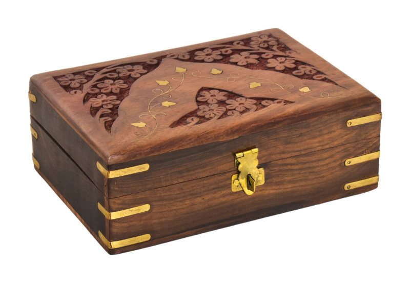 Sanu Babu Šperkovnice ze dřeva, ručně vyřezávaná, mosazná intarzie, 18x13x7cm (0P)