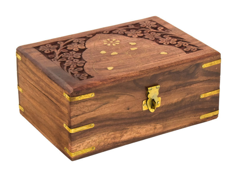 Sanu Babu Šperkovnice ze dřeva, ručně vyřezávaná, mosazná intarzie, 18x13x8cm