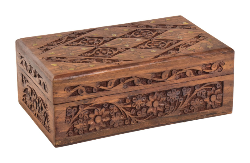 Sanu Babu Šperkovnice ze dřeva, ručně vyřezávaná, mosazná intarzie, 27x17x10cm