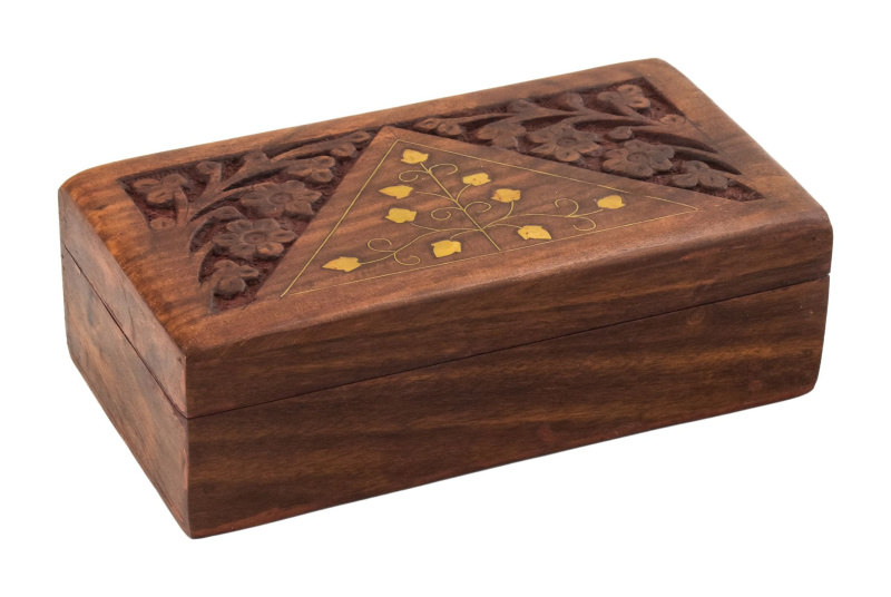 Sanu Babu Šperkovnice ze dřeva, ručně vyřezávaná, mosazná intarzie, 16x9x5cm (1H)