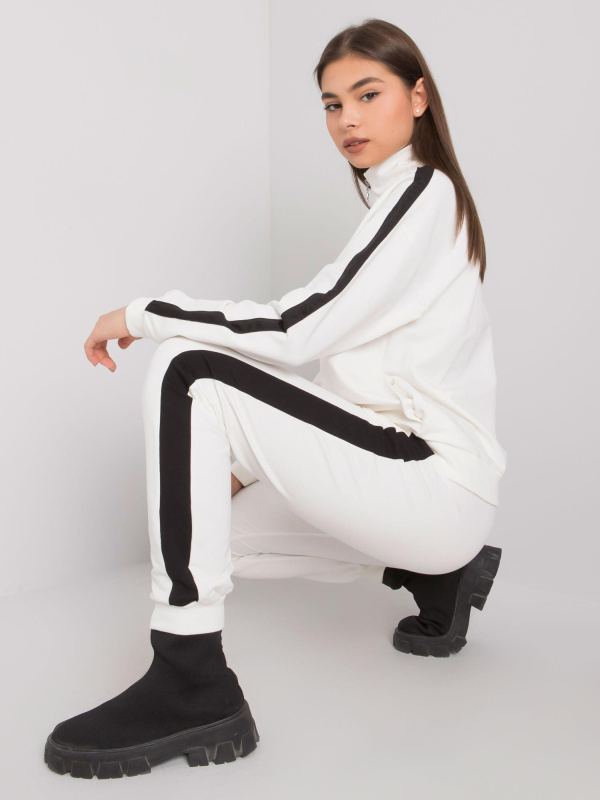 Souprava RV KMPL 6769.19 ecru L/XL