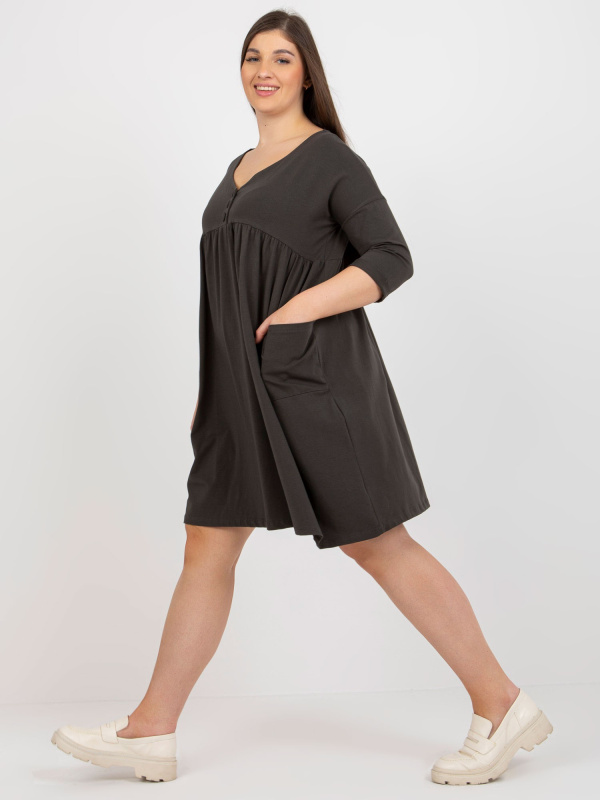 Šaty Plus Size RV-SK-8529.37P RELEVANCE Barva: Hnědá, Velikost: UNI